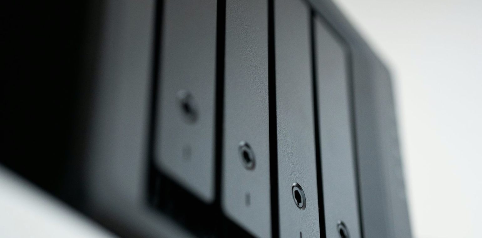 Lokal disk eller nettlagring: to veier til trygg backup av råmateriale